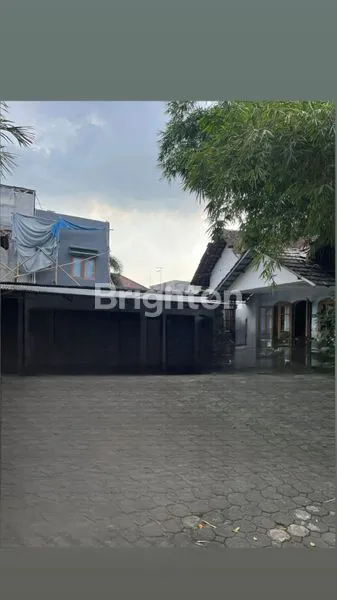 image RUMAH SANGAT STRATEGIS DEKAT DENGAN RUMAH DINAS  GUBERNUR JAWA BARAT CICENDO BANDUNG  (2)