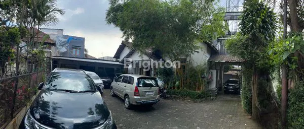 image RUMAH SANGAT STRATEGIS DEKAT DENGAN RUMAH DINAS  GUBERNUR JAWA BARAT CICENDO BANDUNG  (3)