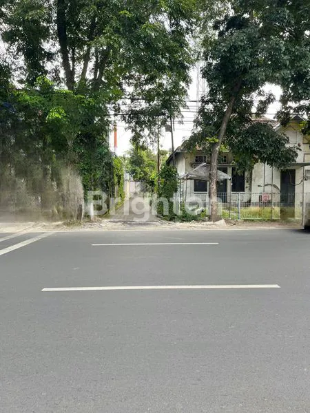 image RUMAH SANGAT STRATEGIS DEKAT DENGAN RUMAH DINAS  GUBERNUR JAWA BARAT CICENDO BANDUNG  (1)