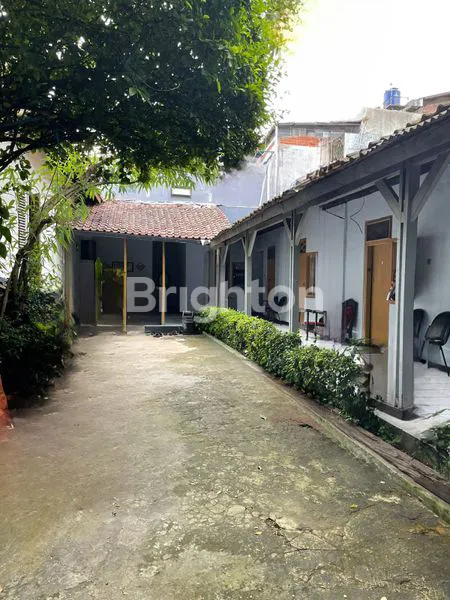 image RUMAH SANGAT STRATEGIS DEKAT DENGAN RUMAH DINAS  GUBERNUR JAWA BARAT CICENDO BANDUNG  (6)