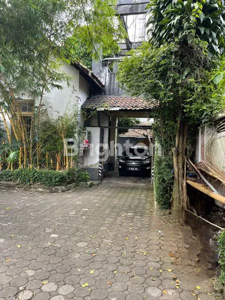 image RUMAH SANGAT STRATEGIS DEKAT DENGAN RUMAH DINAS  GUBERNUR JAWA BARAT CICENDO BANDUNG  (8)