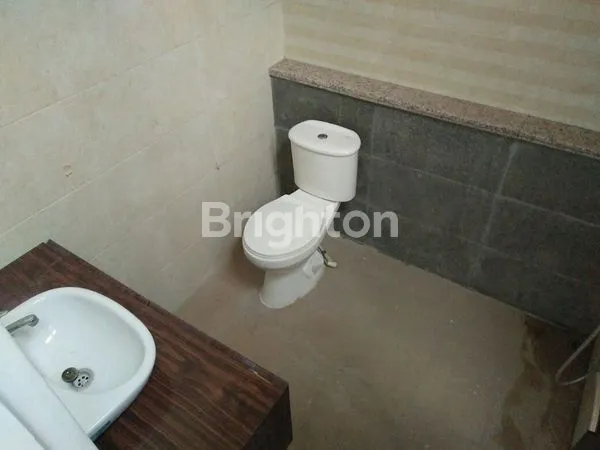 image RUMAH MEWAH BARU DIBANGUN, SBY TIMUR (5)