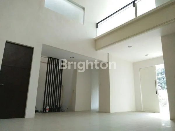 image RUMAH MEWAH BARU DIBANGUN, SBY TIMUR (6)