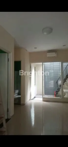 image RUMAH 2 LANTAI NGINDEN (4)