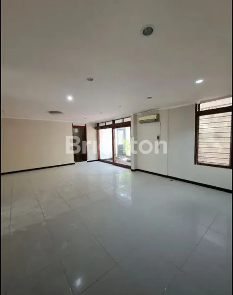 image BANGUNAN DI RAYA KARTINI SURABAYA DEKAT TUNJUNGAN PLAZA, DIPONEGORO, RAYA DARMO (3)