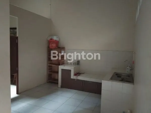 image RUMAH STRATEGIS YANG COCOK BUAT USAHA / KANTOR SELANGKAH KE JL. MAJAPAHIT (2)