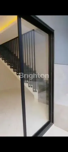 image RUMAH BARU GRESS MINIMALIS 2LANTAI DI MEDOKAN GUNUNGANYAR RUNGKUT SURABAYA. ISTIMEWA DALAMNYA SDH ADA AC DAN WATERHEATER. (5)