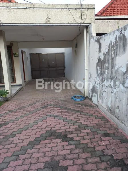 image RUMAH MEWAH 3+1 KT DI TEGALSARI SURABAYA, DEKAT FASILITAS, AKSES MUDAH (7)