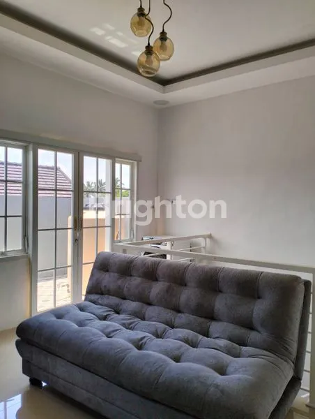 image RUMAH MEWAH BARU JADI KONSEP VILLA SHM IMB LENGKAP DI POROS JL HARGA NEGOTIABLE (3)