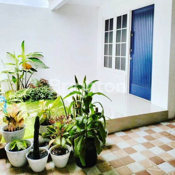 image RUMAH MEWAH BARU JADI KONSEP VILLA SHM IMB LENGKAP DI POROS JL HARGA NEGOTIABLE (7)