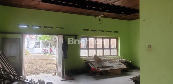 image SOLO TENGAH KOTA RADJIMAN DEPAN PASAR MODERN JONGKE (2)