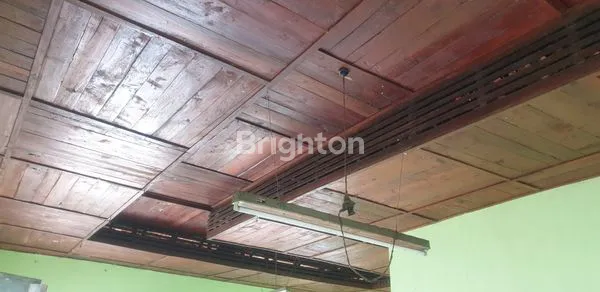 image SOLO TENGAH KOTA RADJIMAN DEPAN PASAR MODERN JONGKE (5)