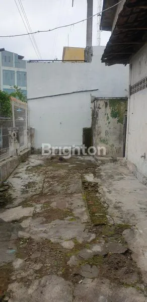 image SOLO TENGAH KOTA RADJIMAN DEPAN PASAR MODERN JONGKE (6)