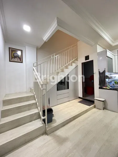 image RUMAH TOMANG 2 LT FULL FURNISHED SIAP HUNI (5)