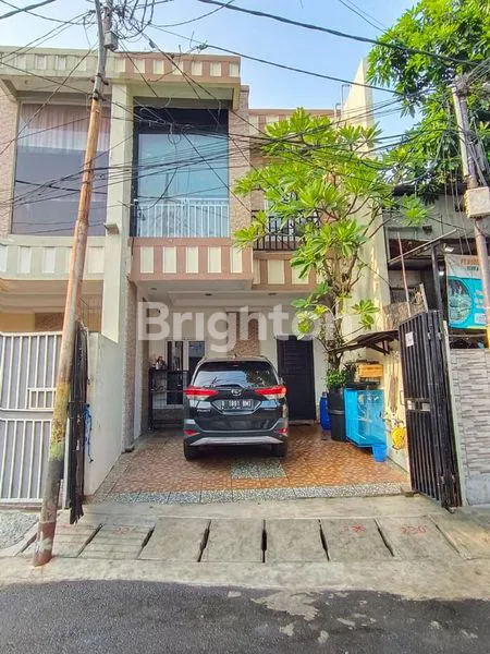 image RUMAH TOMANG 2 LT FULL FURNISHED SIAP HUNI (1)
