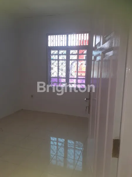 image RUMAH STRATEGIS DI TANAH BARU BOGOR (4)