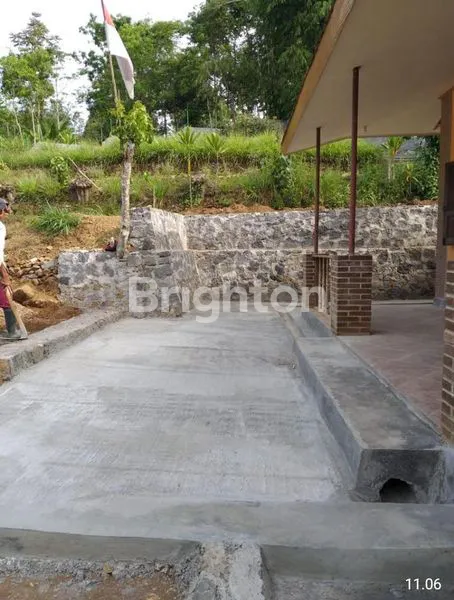 image RUMAH HITUNG TANAH DENGAN HALAMAN LUASS DI DEKAT SALIB PUTIH KOPENG (3)