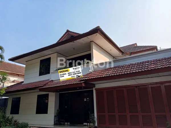 image RUMAH 2 LANTAI KOLAM RENANG CIRACAS JAKARTA TIMUR (1)