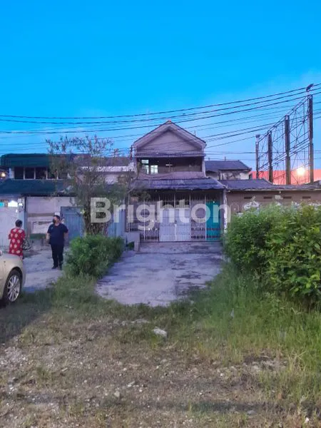 DIJUAL CEPAT RUMAH/ WORKSHOP DI PINGGIR JALAN RAYA OUTER RINGROAD CENGKARENG JAKARTA BARAT