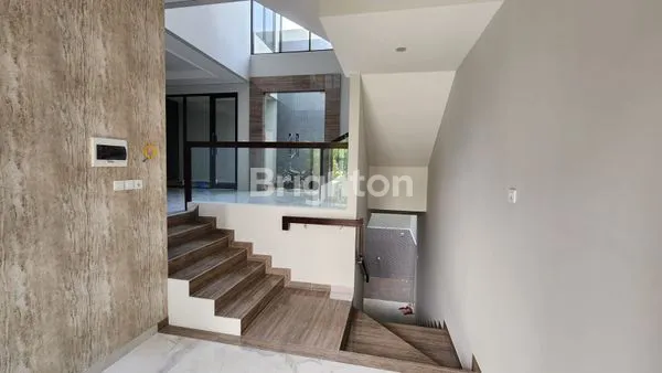 image CITRALAND UTAMA RUMAH 3 LANTAI BARU SIAP HUNI (7)