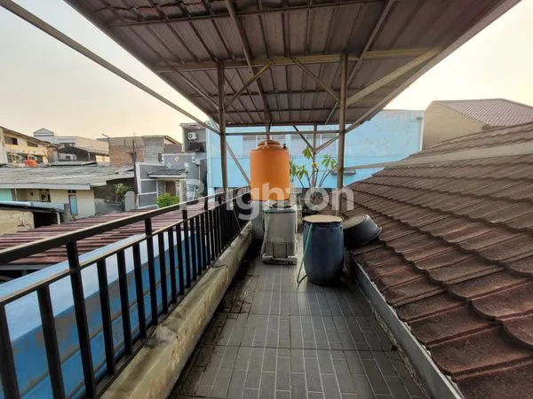 image RUMAH LUAS DI KAWASAN STRATEGIS DEPOK (4)