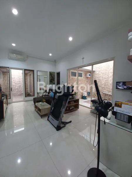 image RUMAH DARMO PERMAI SPERTI BARU SIAP HUNI DIJUAL (4)