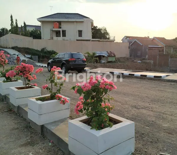 image TANAH LUAS, STRATEGIS BEBAS BANJIR, POSISI TINGGI, DAPAT CITY VIEW, DI PAPANDAYAN, LEBAR JALAN DEPAN 20 METER. BISA DIBELI SETENGAHNYA ( ADA 2 SERTIFIKAT) COCOK UNTUK HOTEL, RESTO, CLUSTER PERUMAHAN, DLL (4)