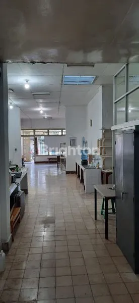 TOKO SIAP PAKAI DI TENGAH KOTA