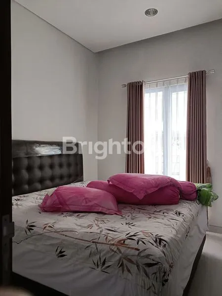 image RUMAH MEWAH 2 LANTAI,  INCLUDE FURNISHED, DIPERUMAHAN CLUSTER ONE GATE COLOMADU SOLO (4)