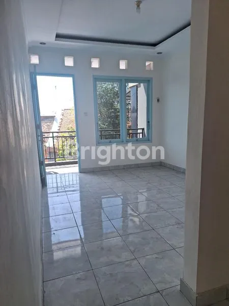 image RUMAH 2 LT SIAP HUNI ,DI TENGAH KOTA SOLO. HANYA 500 JUTAAN. (3)