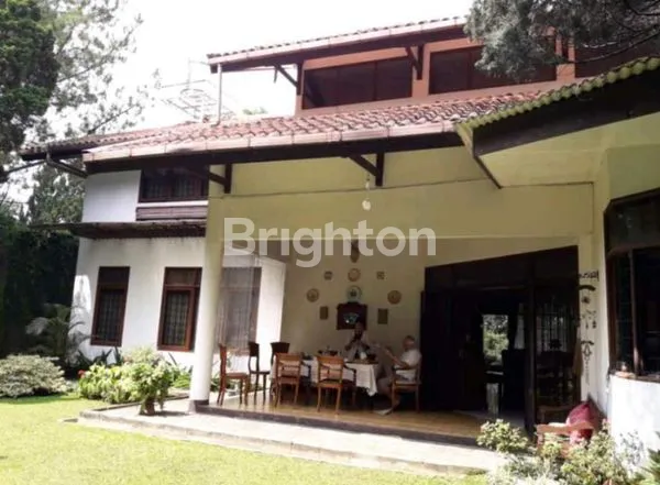 DIJUAL CEPAT MURAH, RUMAH MEWAH DI BANDUNG UTARA VIEW BANDUNG, COCOK UNTUK DISEWAKAN HARIAN/WEEKEND UNTUK LIBURAN