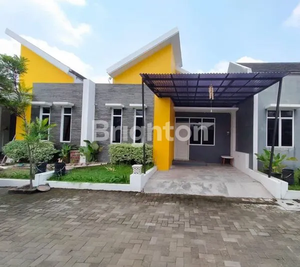 image RUMAH CANTIK FULL FURNISHED 20 MENIT KE BANDARA ADI SOEMARMO (1)