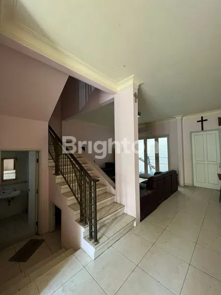 image RUMAH SAN DIEGO 200M2 FURNISH KAWASAN ELIT PAKUWON CITY (1)