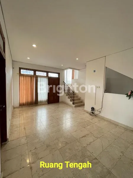 image RUMAH DI RADIO DALAM KEBAYORAN BARU JAKARTA SELATAN (1)