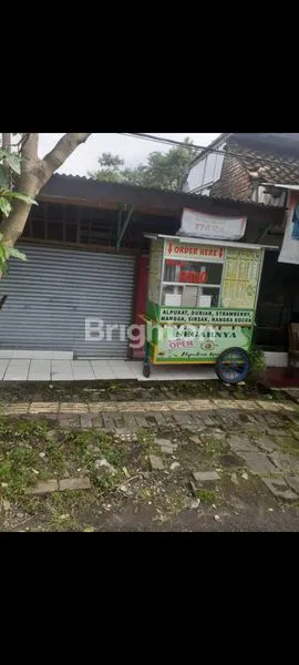 Gambar Property TEMPAT USAHA DIJUAL PINGGIR JALAN RAYA KENARI. LOKASI STRATEGIS TENGAH KOTA JOGJA. COCOK UNTUK TEMPAT USAHA. DEKAT BALAIKOTA TIMOHO DI JALAN KENARI YOGYAKARTA