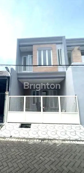 image RUMAH BARU 2 LANTAI HARGA MENARIK LOKASI STRATEGIS (1)