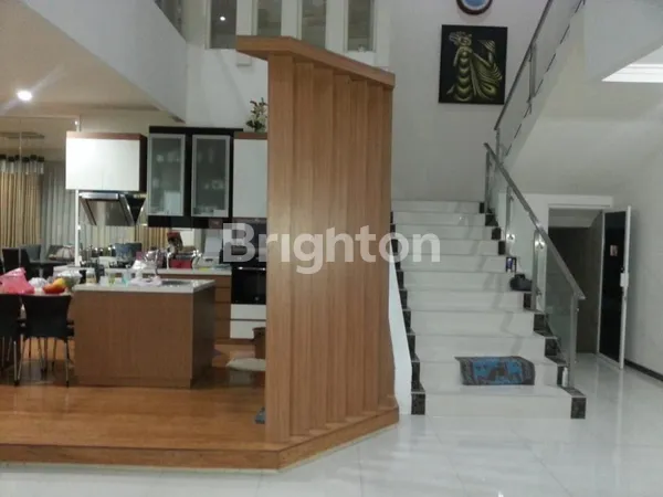 image RUMAH 3 LANTAI PAKUWON CITY CLUSTER VILLA ROYAL SURABAYA (4)