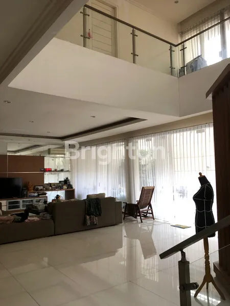 image RUMAH 3 LANTAI PAKUWON CITY CLUSTER VILLA ROYAL SURABAYA (6)