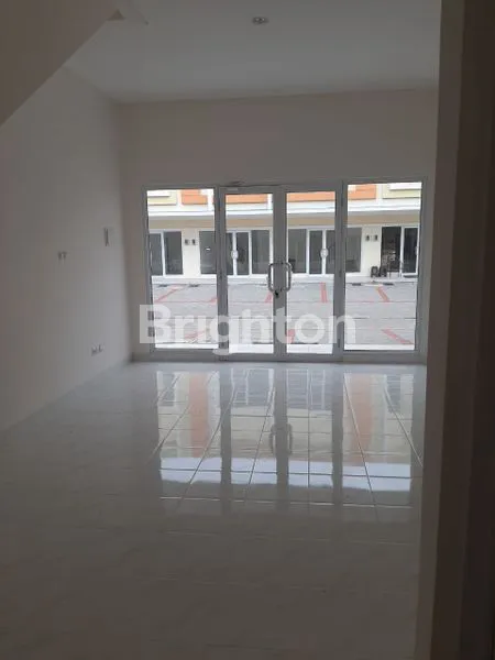 image RUKO SIAP HUNI PASAR MODERN PARAMOUNT GADING SERPONG (2)