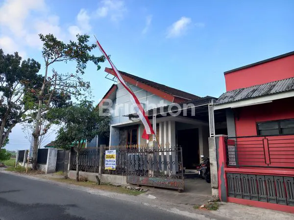 image RUMAH 1 LANTAI STRATEGIS SIAP HUNI DI TULUNGAGUNG (1)