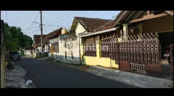 image RUMAH STRATEGIS TENGAH KOTA MALANG JALAN NGANTANG NYAMAN DAN AMAN (4)