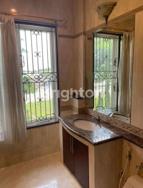 image RUMAH MEWAH MITRA GADING VILLA KELAPA GADING (6)