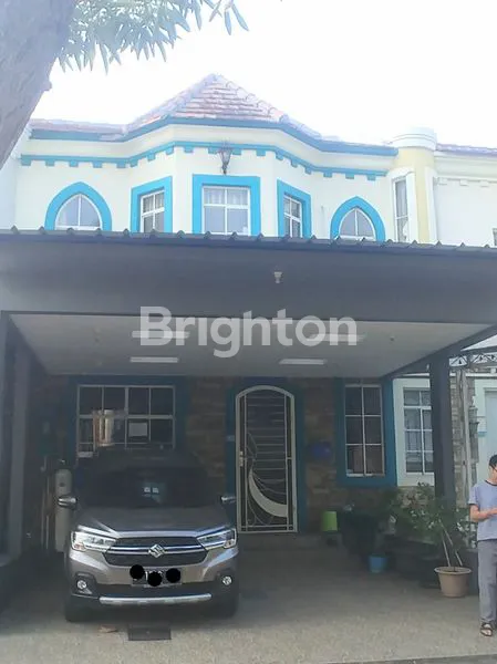 image RUMAH 2 1/2 LANTAI SUDAH RENOVASI RAPI DI TAMAN BRITANIA, LIPPO KARAWACI UTARA (1)