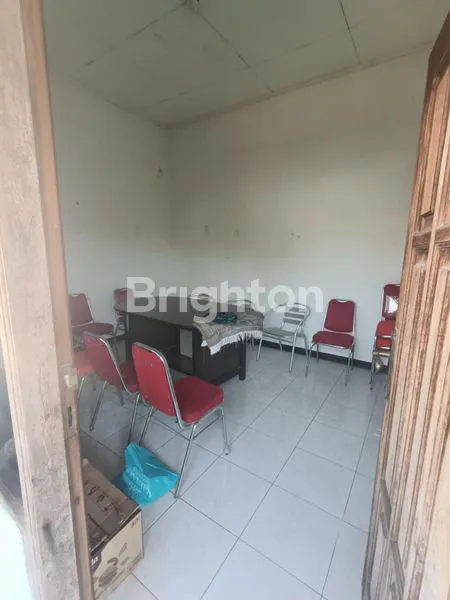 image RUMAH DI TENGAH KEDIRI KOTA (2)