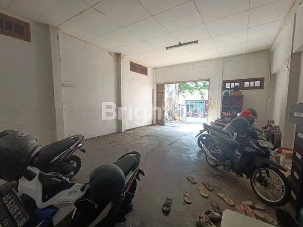 image RUMAH DI TENGAH KEDIRI KOTA (4)