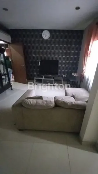 image RUMAH SIAP HUNI 2 1/2 LANTAI DI DEPOK (5)