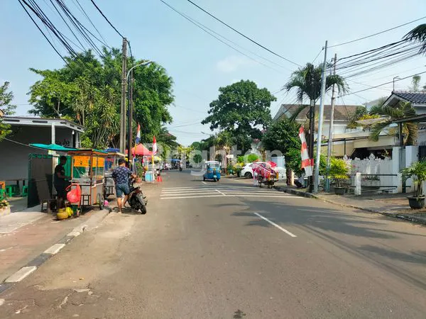 image RUMAH HOEK 1.5 LANTAI PULO ASEM TIMUR RAYA - JAKARTA TIMUR (2)