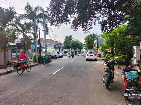 image RUMAH HOEK 1.5 LANTAI PULO ASEM TIMUR RAYA - JAKARTA TIMUR (3)