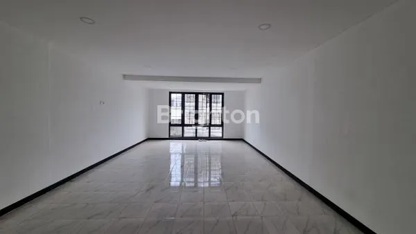 image RUMAH JELAMBAR BARAT 3 LANTAI PLONG 80M2 KONDISI BAGUS NEGO (7)