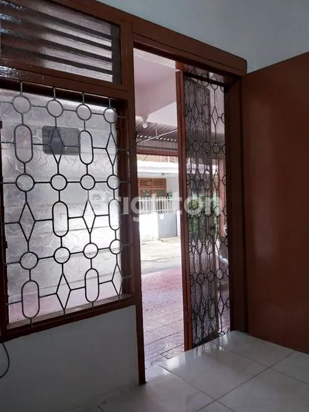 image RUMAH SIAP HUNI LOKASI TENGAH KOTA (8)